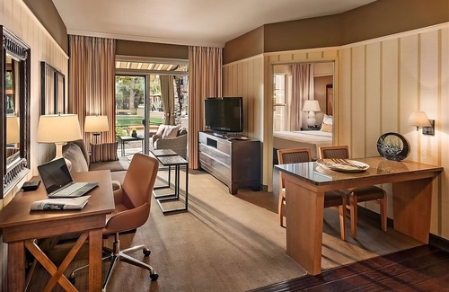 Gainey Village Villas Resort | Your Gateway to Scottsdale's Wonders: Elegant Suites Await! Paws Friendly, Pool