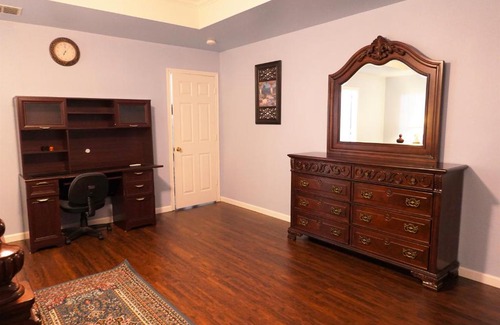 Wetmore House | Your Ideal Getaway Home! Close to UTSA & Six Flags