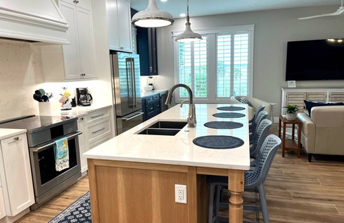 Mid Island House | Your perfect beach getaway! Pool, Tiki Bar, Gulf-side, Ocean!