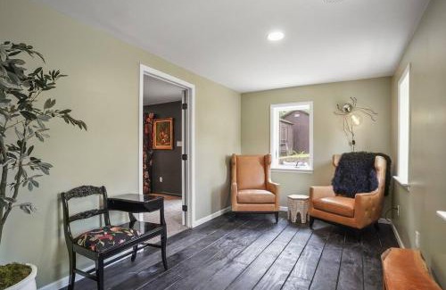 Stow House | Your Perfect Updated Getaway In A Central Location