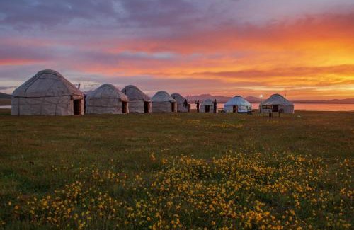 Naryn Region Cabin | Yurt Camp Erlan at Song Kol Lake