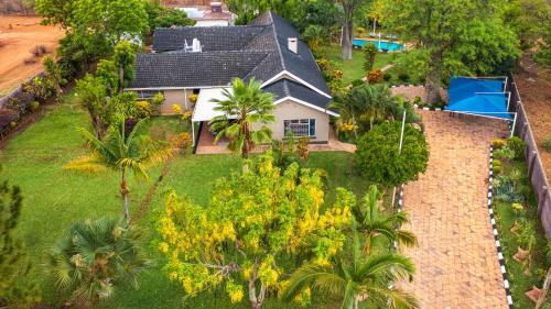 Victoria Falls Villa | Zambezi Family Lodge