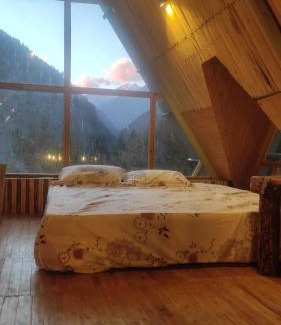 Keylong Ski Chalet | Zilfa
