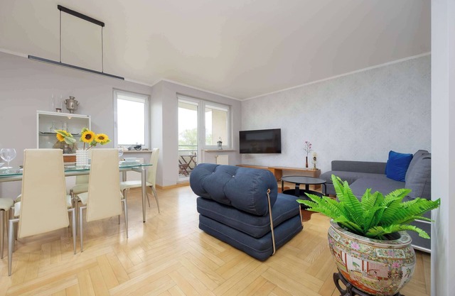 Żytnia 16 | Warsaw | Wooden Apartment | Parking