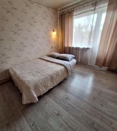 Квартира з балконом 2 кімнати вул 23 серпня 13А