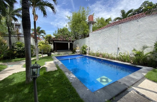 ヴィラクタ Villa Kuta near Kuta Beach