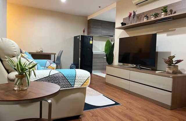 曼谷市中心拉玛9近火车夜市，中央商场，大一房精美公寓，新房优惠