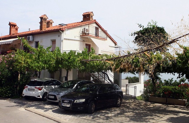 Žusterna Apartment