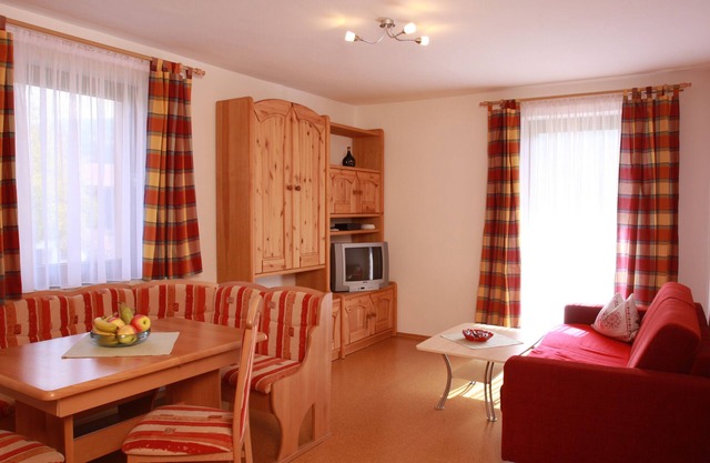 01 Apartment 1st Hochfelln/Hochgern 43 sqm for 3 pers. Kitchen, living room/bedroom, 1 bedroom, balcony