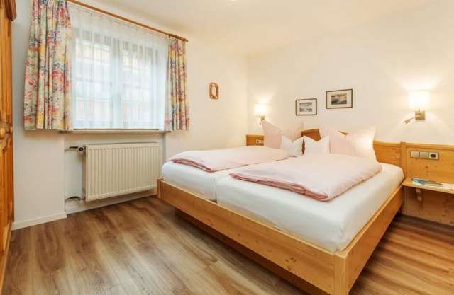 (01) Komfortable Drei-Raum-Ferienwohnung, Küche und Balkon