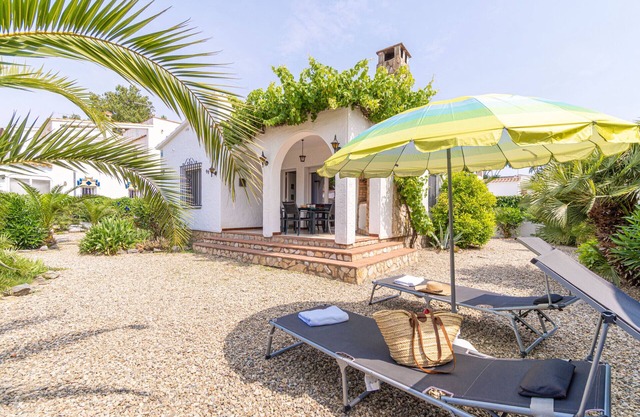 0119-MONTSENY House with studio