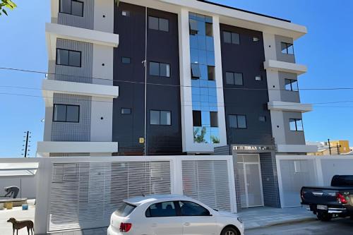 03 quartos (ar condicionado e ventilador), até 10 pessoas, garagem, atrás do hospital da Unimed apt 202