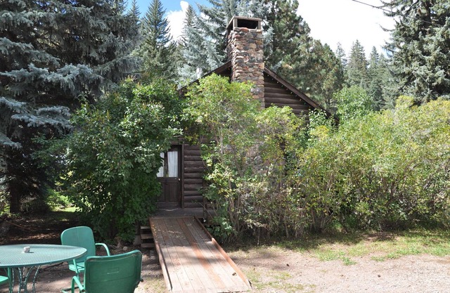 04) The Rustic Lodge