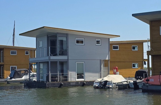 05. floating houses (75 m²) SteelVoll with infrared sauna - Floating House