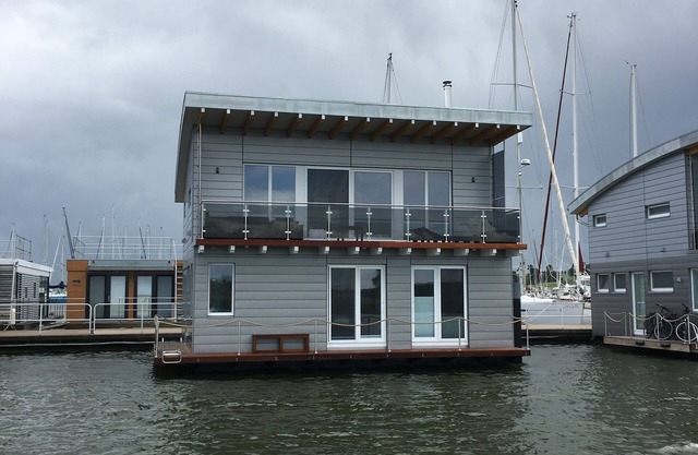 06. floating houses (105 m²) Nanna - Floating houses no. 9 with fireplace, sauna and 2