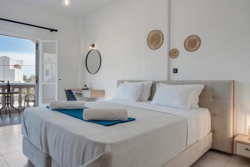 08 Double room Perivolos beach