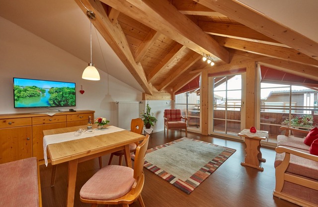 08 Two-room apartment very comfortably furnished with balcony