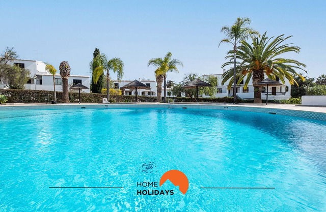 #082 Families Only - São Rafael by Home Holidays