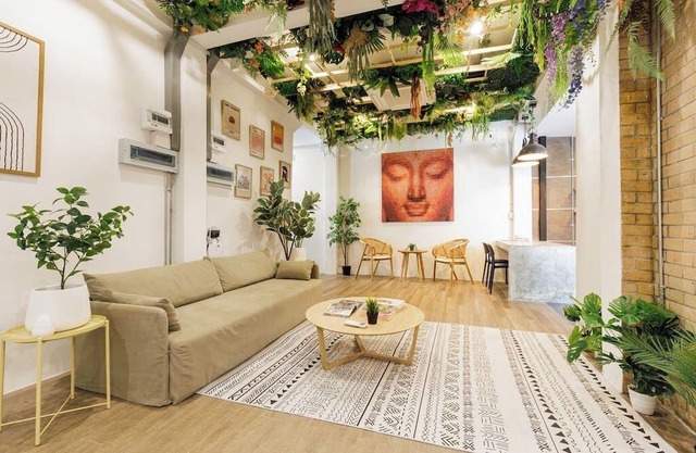 09 Wabisabi Heart of Bangkok 3MIN TO MRT train