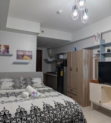 09T2 Chic Corners, Studio w Balcony, Horizons 101