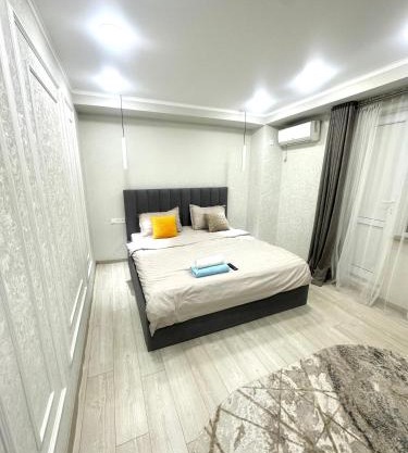 1 комнатная квартира Lux класса в центре Шымкента