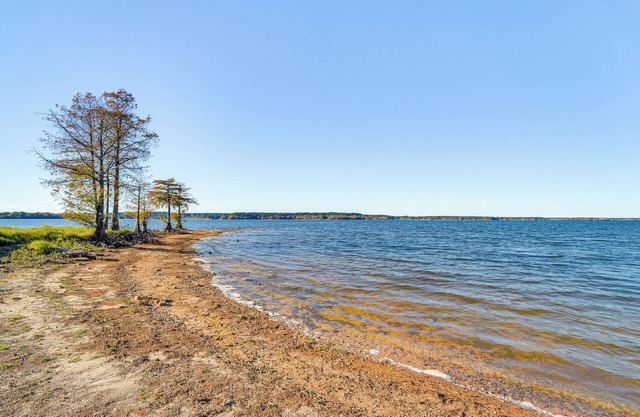 1/2 Mi to Toledo Bend Lake: Water-View Retreat
