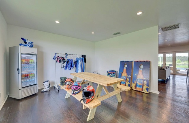 1.2 MILE MOTOCROSS TRACK/4-BED, 3-BA, HEATED POOL HOME