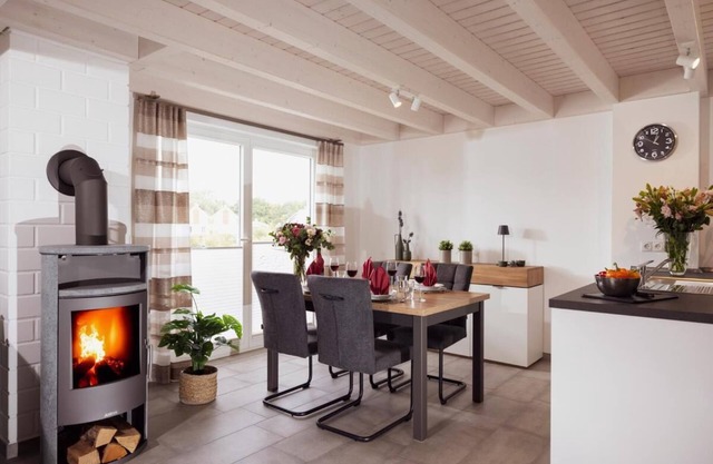 1 - 4 Personen Haustiere Willkommen Großer Garten 2 Schlafzimmer, 1 Bad mit Dusche und WC, Whirlpool, Sauna, 1 WC Separat