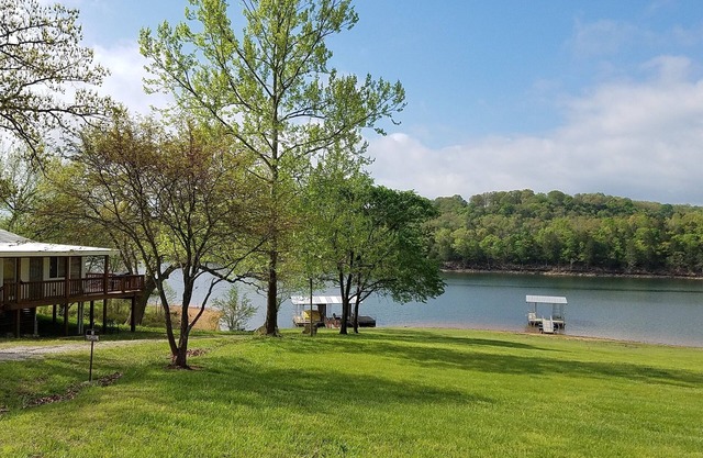 1,400 sf Lakefront Home with Nearby Boat Ramp & Marina