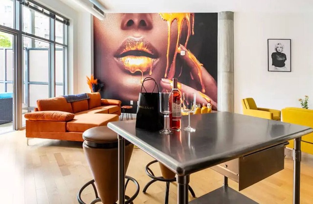 1.5BR Amazing Loft+Terrace & Parking McLean/Tysons