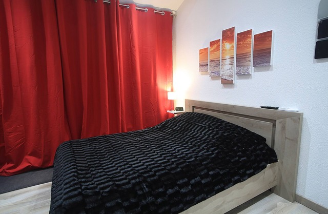 1 Apartment type chalet. Fully equipped, air-conditioned with swimming pool. Private