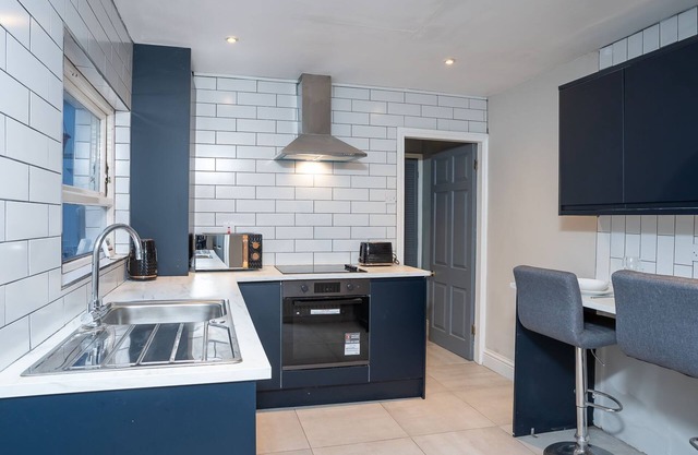1 BDR Apartment at Queens UNI