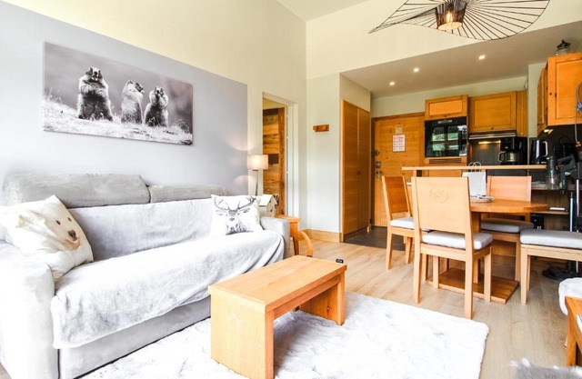 1-bed apartment in 5* Residence with mountain views, ski in, ski out