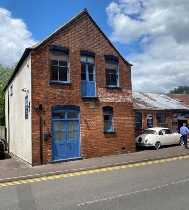 1 bed river apartment on the docks
