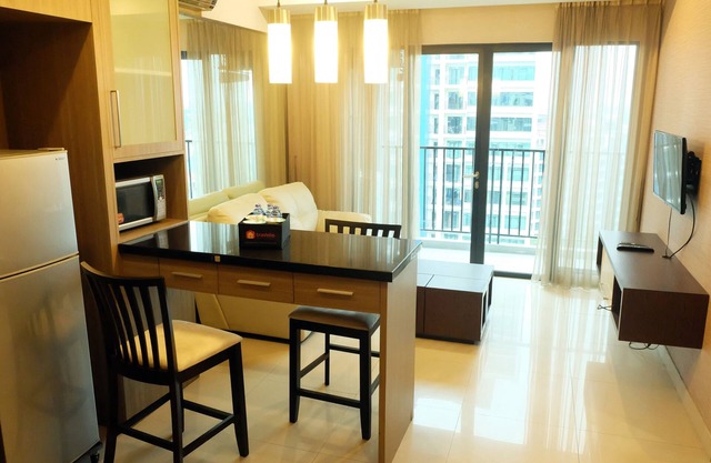 1 Bedroom/2 Bedroom Luxury Hampton's Park Apartment By Travelio - Jakarta