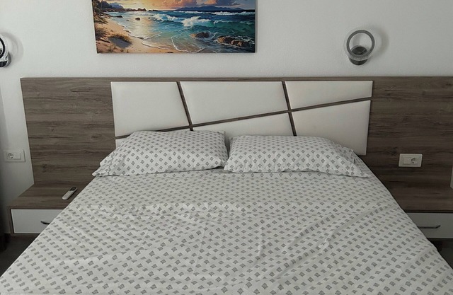 1-bedroom apartment with balcony - Apartments Subashi room 201