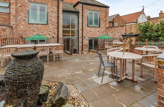 1 bedroom accommodation in Middleton One Row