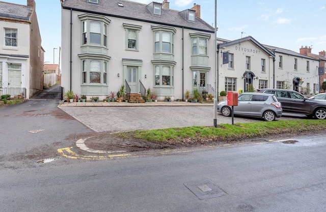 1 bedroom accommodation in Middleton One Row
