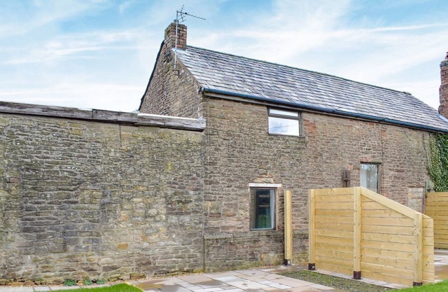 1 bedroom accommodation in Standish, near Wigan