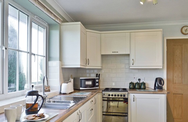 1 bedroom accommodation in Llanarthney