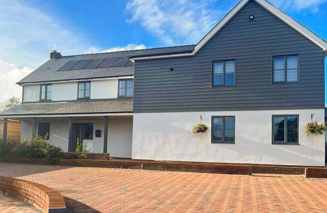 1 bedroom accommodation in Guilsfield