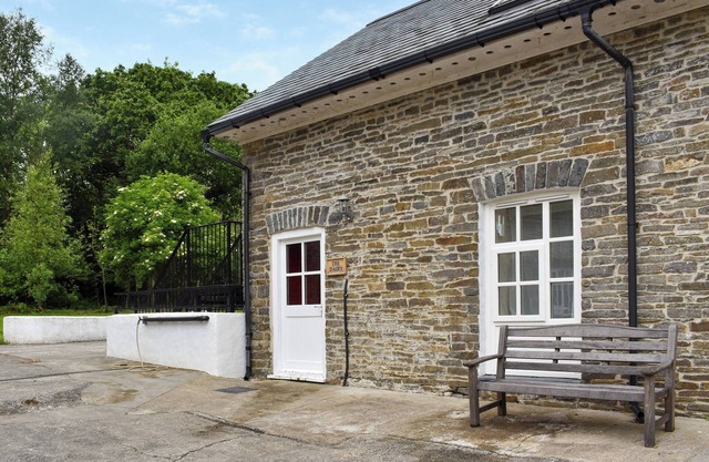 1 bedroom accommodation in Neuaddlwyd, near Aberaeron
