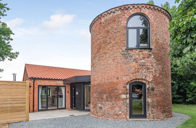 1 bedroom accommodation in Thornton Le Fen, near Boston