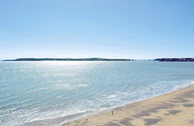 1 bedroom accommodation in Red Roses, near Pendine