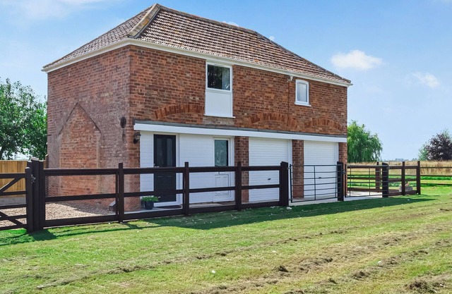 1 bedroom accommodation in Stickney, near Boston