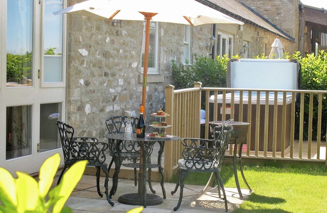1 bedroom accommodation in Dalton