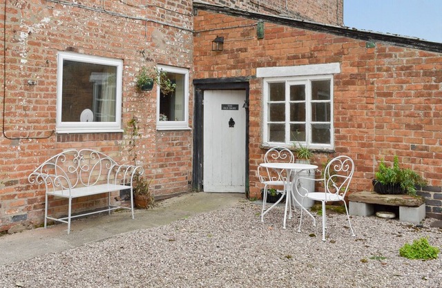 1 bedroom accommodation in No Man’s Heath, near Malpas