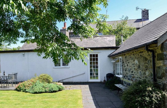 1 bedroom accommodation in Bryncrug, near Tywyn