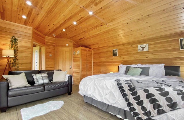 1 bedroom accommodation in Camerton, near Bath