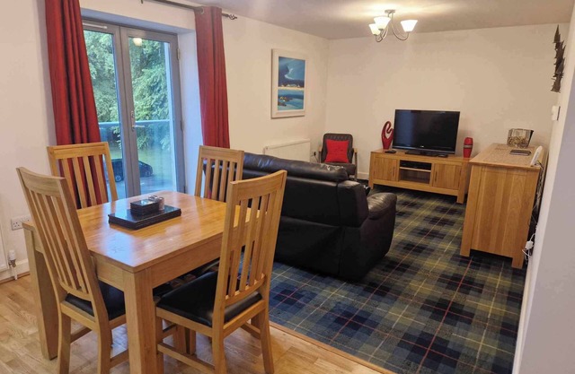 1 Bedroom apartment by Loch Ness. On site swimming pool, tennis and gym.